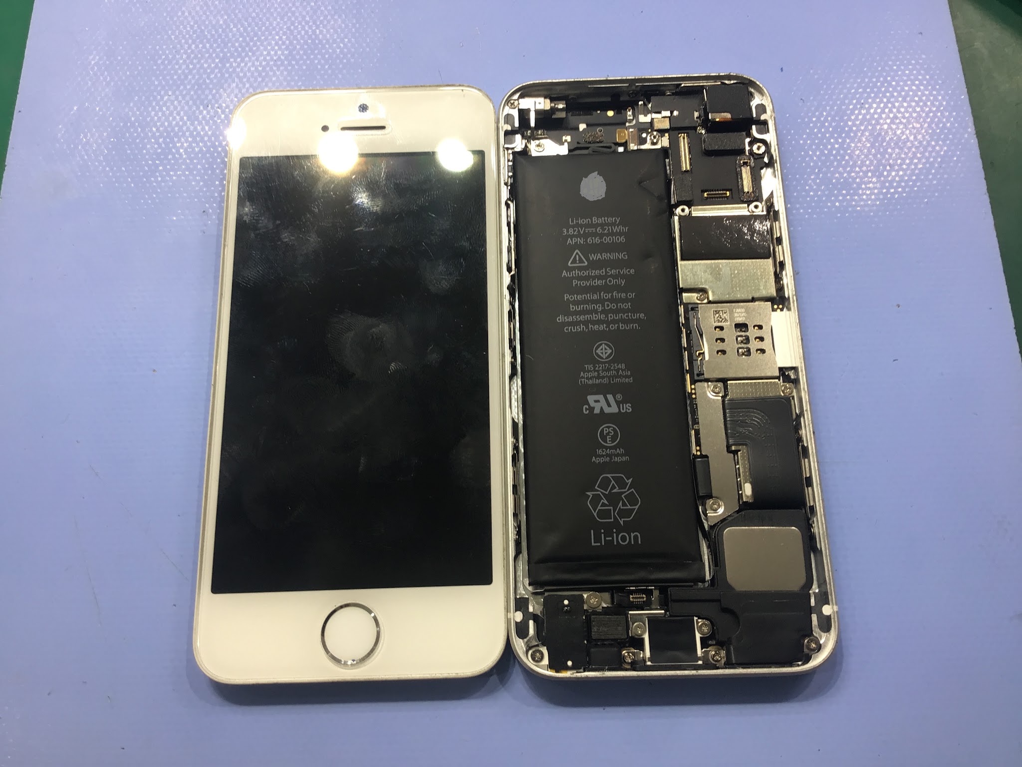 iPhoneSE(初代)の修理はデータそのまま・最短即日修理のスマホ修理工房中野ブロードウェイ店にご相談ください！！